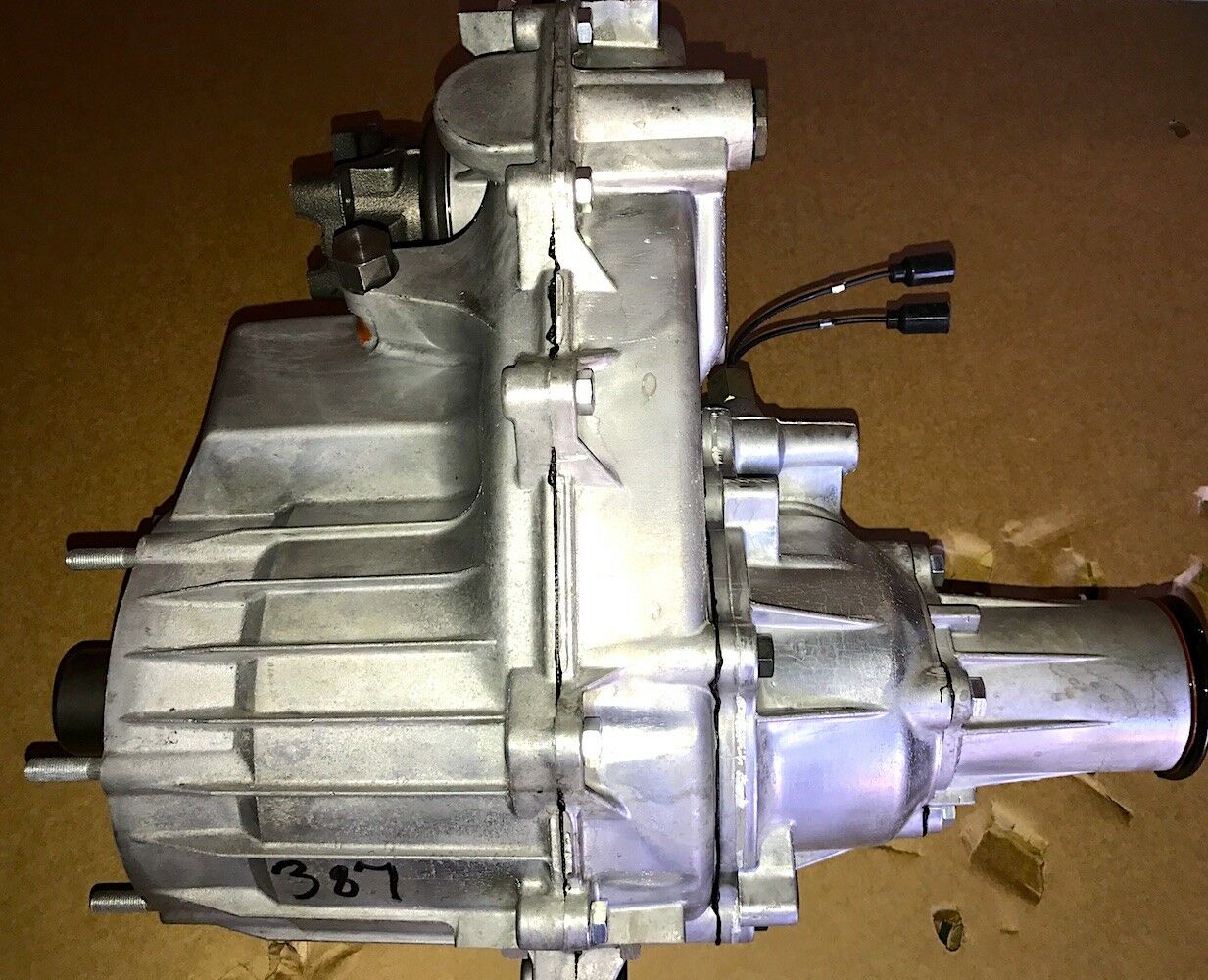 New TRANSFER CASE 242 ; Mil. Hummer ; EC12447125 6005789-A 21908 2520014092512