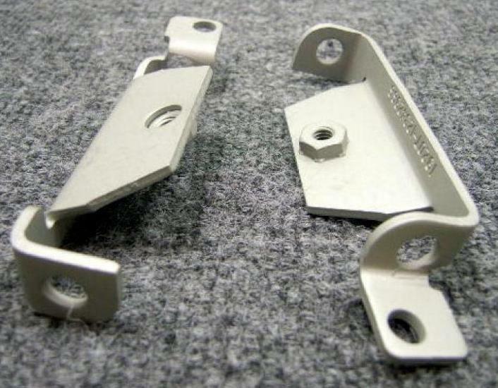 Bracket Set for Parking Brake, LH&RH; MIL. HUMMER; 12342965 (RH) & 12342966 (LH)
