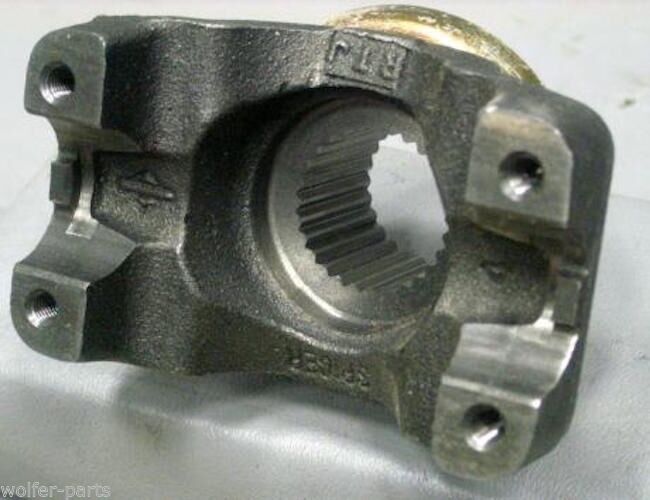 YOKE , INPUT FRONT DIFFERENTIAL; HUMMER H1 ; 2520-01-267-7371 12460374 5717032