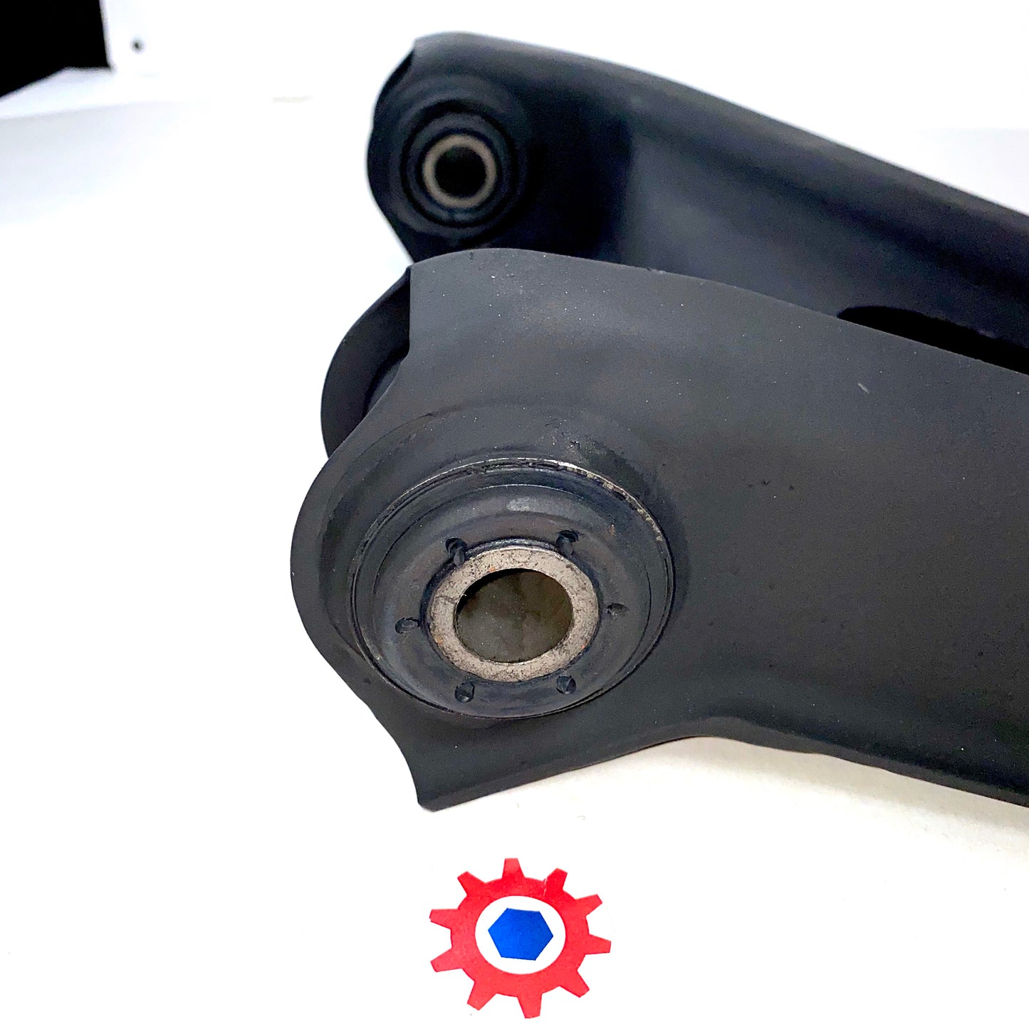 CONTROL-BRACKET , UPPER REAR RH ; Mil. Hummer ; 6030618 2350-01-554-8315