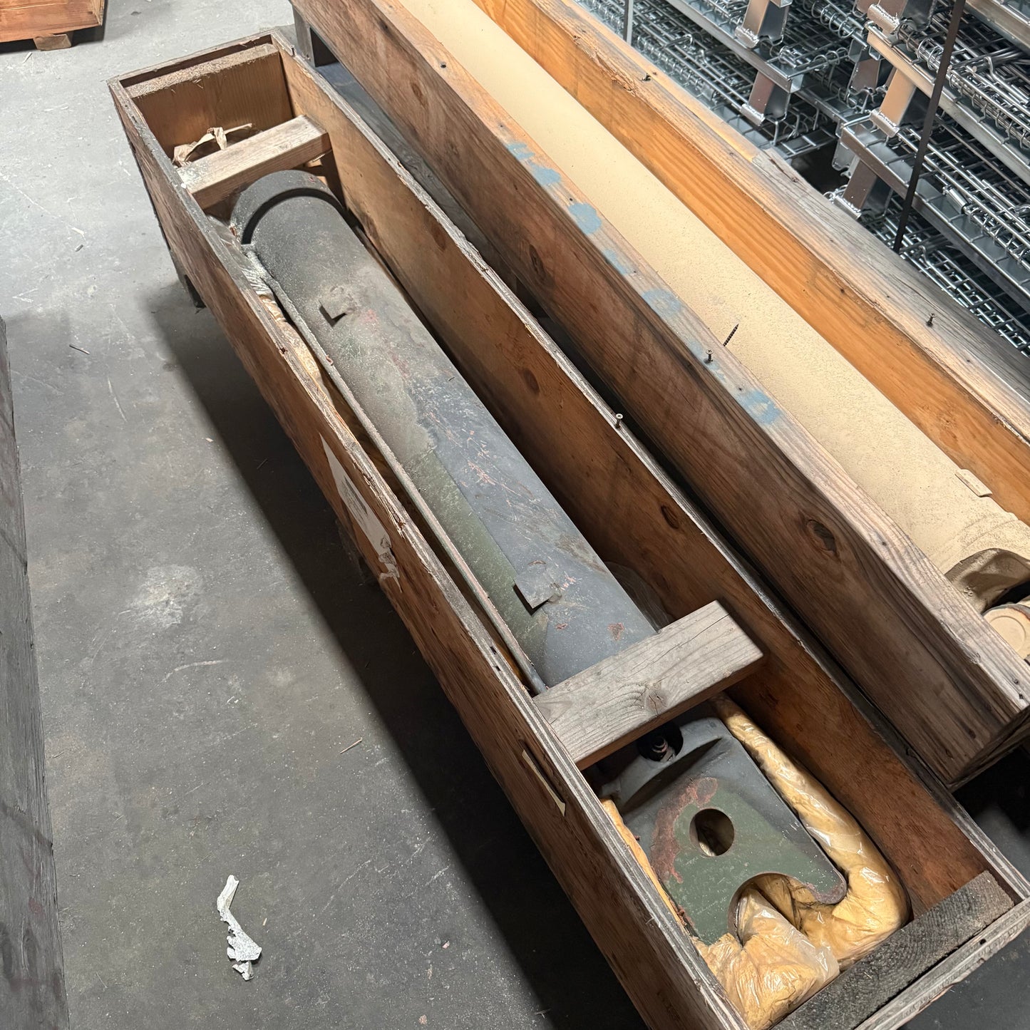 CYLINDER ASSEMBLY, ACTUATING, LINE 2590012312973 , 725094A
