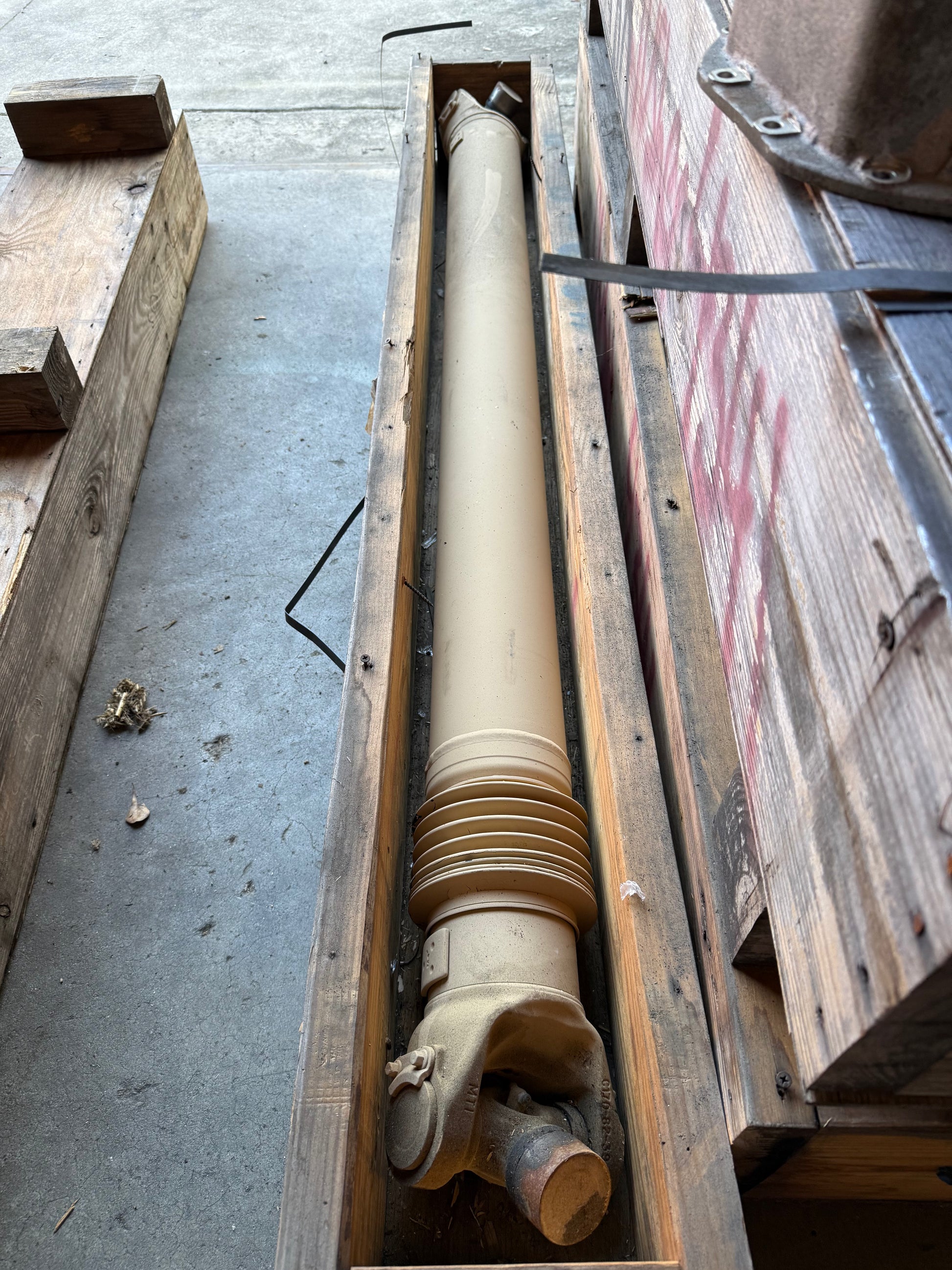 Driveshaft 2520-01-566-4341 2597985C91 MRAP