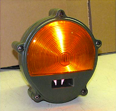 Parking Light , (383 Green Housing-Amber Lens) 24V   11614156   6220-00-880-1624