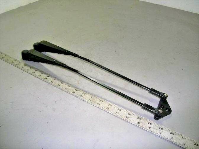 DOUBLE LEVER WINDSHIELD WIPER ; GDLS-CAT1 RG31A3 MRAP; R0071693 2540015576581