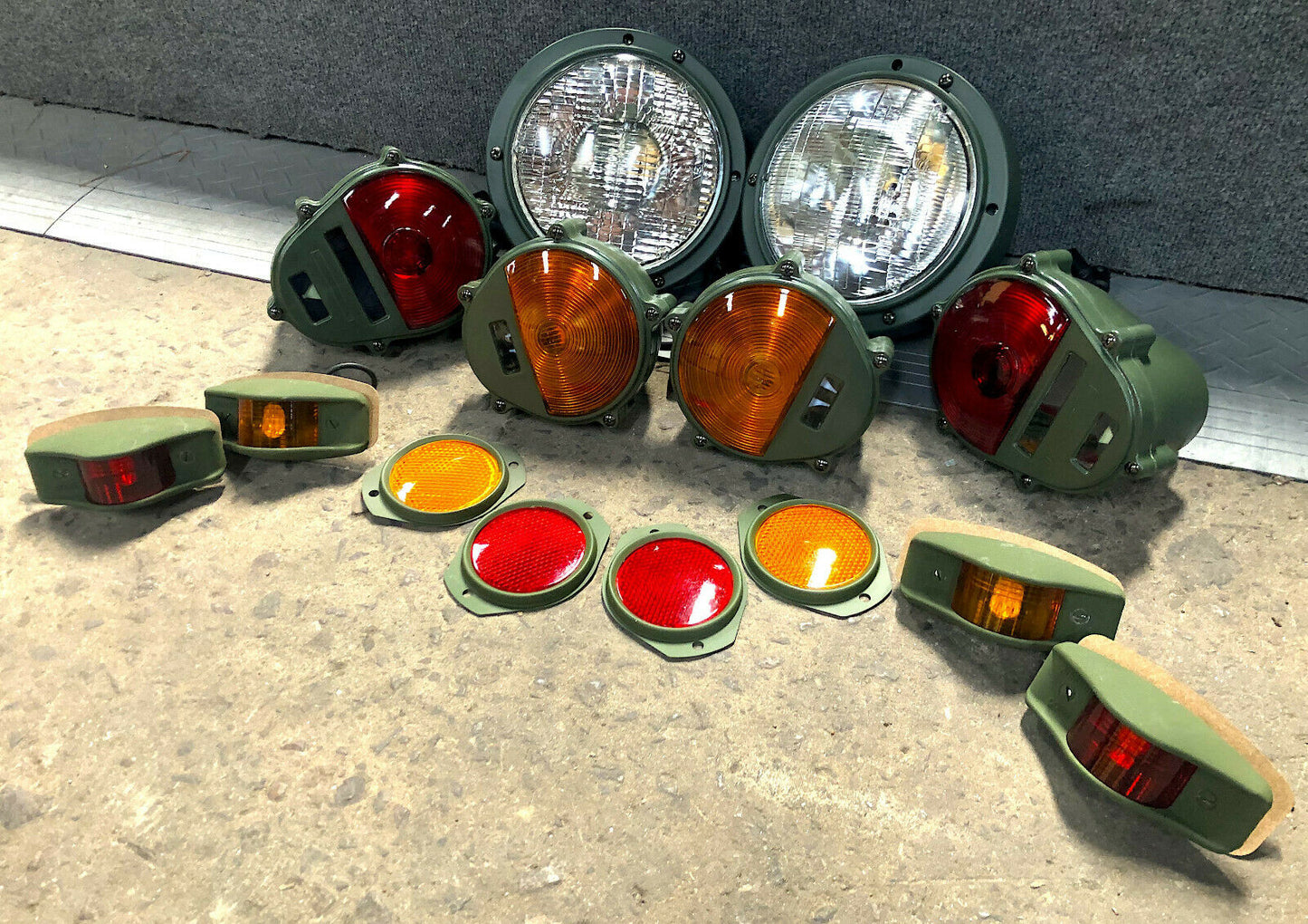 Set of Lights & Reflectors w/383-Green Housings&24v bulbs - Hummer M35 M939 etc.