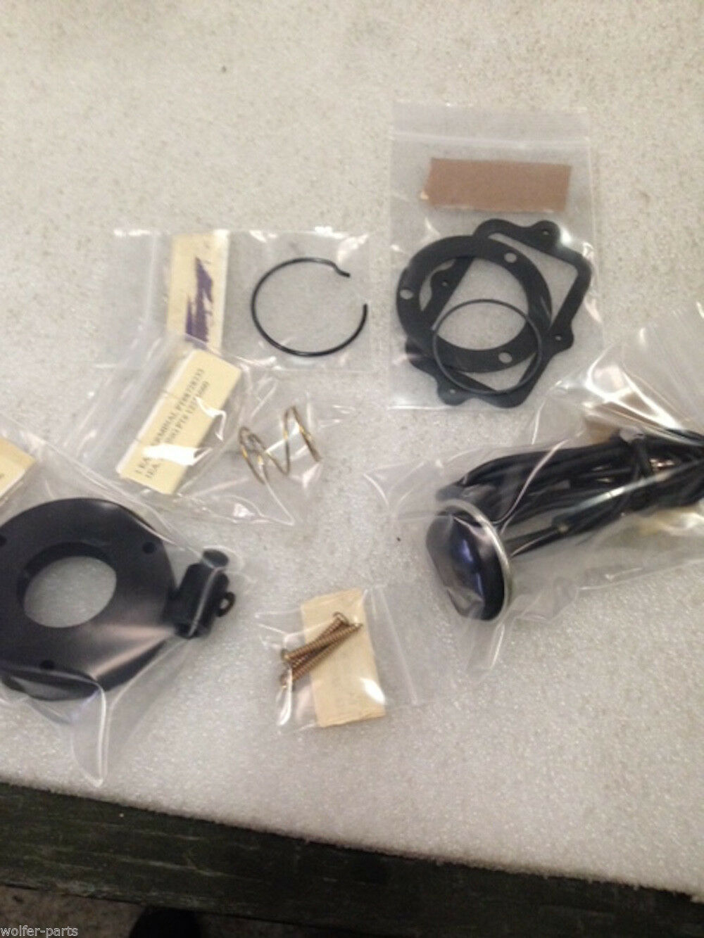 Parts Kit, Horn Button ; M939  M800  M35 ;  2590-01-093-4152  11677308  8689231
