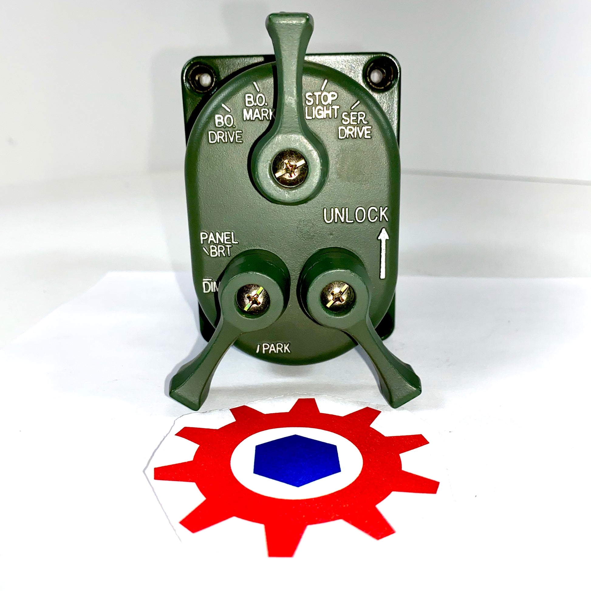 Switch , 24v Master Light (Green); Common ; 7368702  MS51113-1  5930-00-307-8856